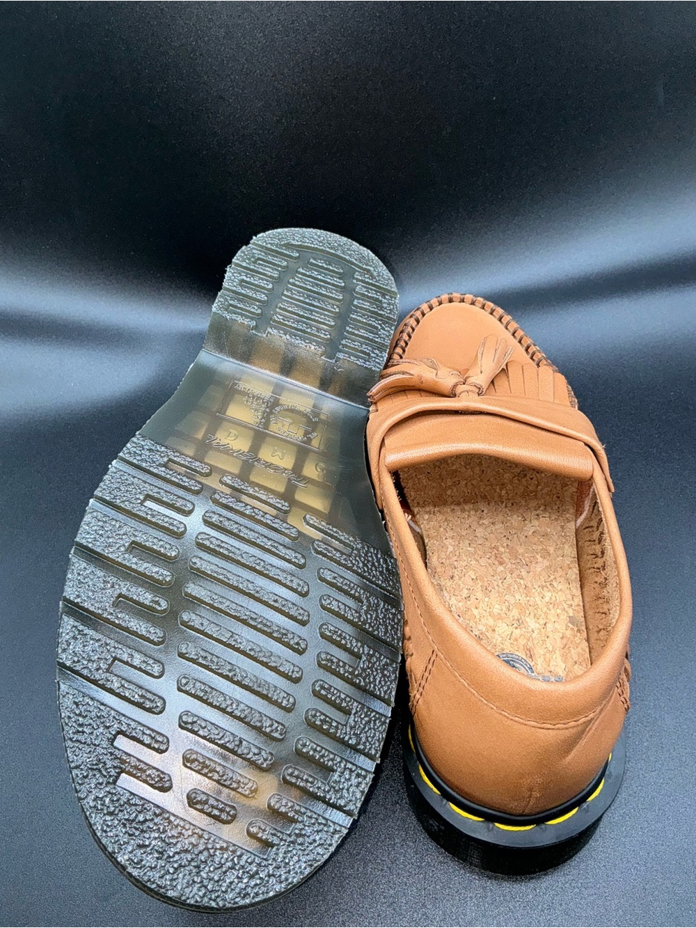 Dr. Martens Women’s Tan Leather Tassel Loafers Slip On US 7 - Picture 3 of 9